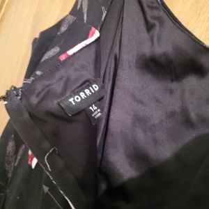 Dress with Rose's and skulls